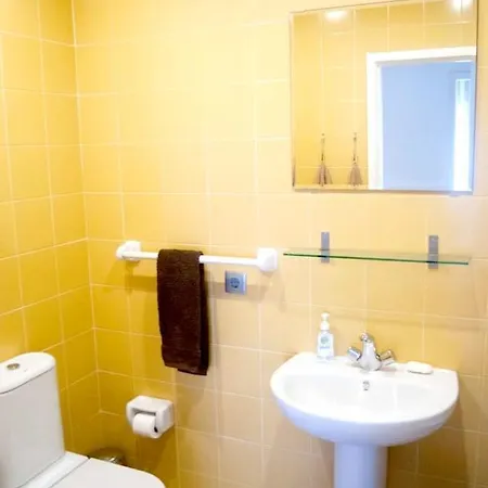 아파트 With 2 Bedrooms In Agucadoura, With Wifi Agucadoura